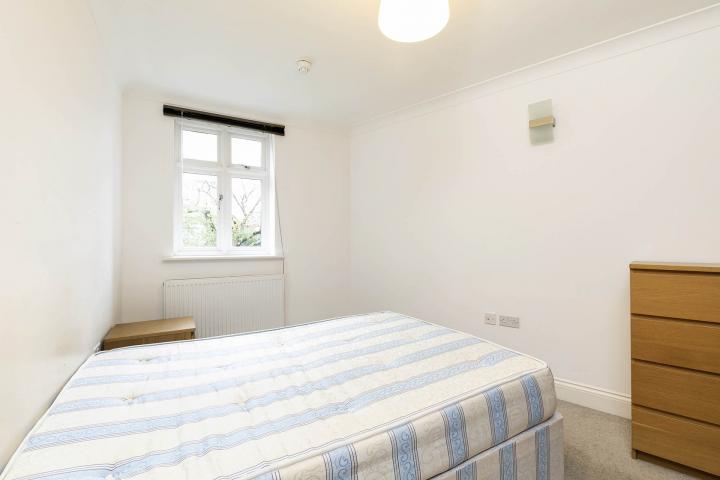 1 Bedroom, 1 bath, 1 reception Flat			 Heathfield Park, , WILLESDEN GREEN